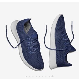 Men’s Allbirds Tree Runners in navy size 10